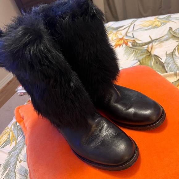 Black leather Via Spiga boots with fur. Size 8. Great condition! Gently worn! - Picture 1 of 6